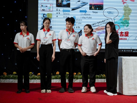 BUỔI HỌC NGOẠI KHÓA CỦA HỌC VIÊN TRUNG TÂM ĐỒNG NAI