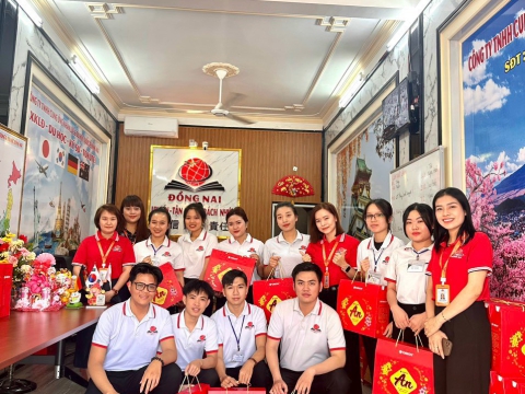 MỪNG TẤT NIÊN TẠI TRUNG TÂM ĐỒNG NAI