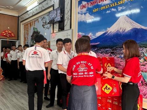 MỪNG TẤT NIÊN TẠI TRUNG TÂM ĐỒNG NAI