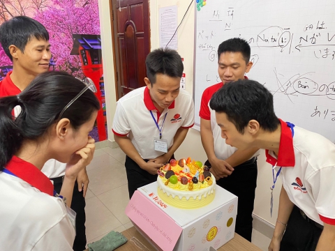 お誕生日おめでとうございます！ Dong Nai センター 🎊🎉🎂🎈