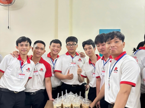 BUỔI HỌC NGOẠI KHÓA CỦA HỌC VIÊN TRUNG TÂM ĐỒNG NAI