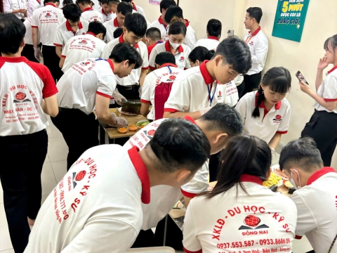 BUỔI HỌC NGOẠI KHÓA CỦA HỌC VIÊN TRUNG TÂM ĐỒNG NAI