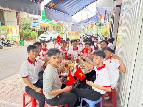 MỪNG ĐẠI LỄ 30/4 VÀ 1/5