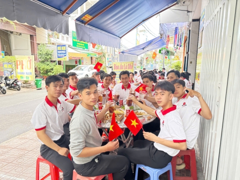 MỪNG ĐẠI LỄ 30/4 VÀ 1/5