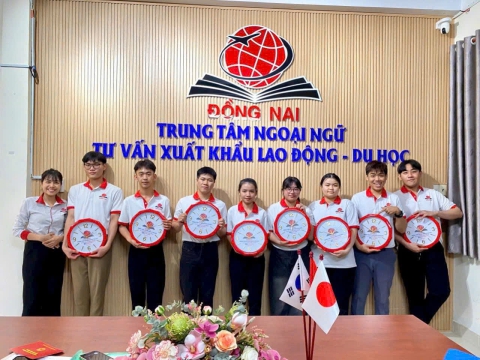 CHÚC MỪNG HỌC VIÊN RA TƯ CÁCH LƯU TRÚ