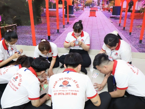 BUỔI HỌC NGOẠI KHÓA CỦA HỌC VIÊN TRUNG TÂM ĐỒNG NAI