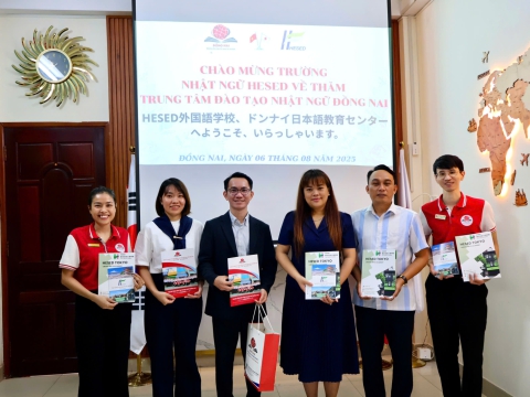 𝐇𝐎𝐀̣𝐓 Đ𝐎̣̂𝐍𝐆 𝐆𝐈𝐀𝐎 𝐋𝐔̛𝐔 𝐕𝐈𝐄̂́𝐓 𝐓𝐇𝐔̛ 𝐏𝐇𝐀́𝐏 𝐓𝐀̣𝐈 𝐓𝐑𝐔𝐍𝐆 𝐓𝐀̂𝐌 Đ𝐎̂̀𝐍𝐆 𝐍𝐀𝐈 "書道 – 𝒏𝒐̛𝒊 𝒄𝒂́𝒊 đ𝒆̣𝒑 𝒉𝒐̀𝒂 𝒒𝒖𝒚𝒆̣̂𝒏 𝒈𝒊𝒖̛̃𝒂 𝒉𝒊̀𝒏𝒉 𝒗𝒂̀ 𝒉𝒐̂̀𝒏"