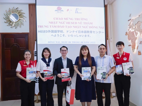 𝐇𝐎𝐀̣𝐓 Đ𝐎̣̂𝐍𝐆 𝐆𝐈𝐀𝐎 𝐋𝐔̛𝐔 𝐕𝐈𝐄̂́𝐓 𝐓𝐇𝐔̛ 𝐏𝐇𝐀́𝐏 𝐓𝐀̣𝐈 𝐓𝐑𝐔𝐍𝐆 𝐓𝐀̂𝐌 Đ𝐎̂̀𝐍𝐆 𝐍𝐀𝐈 "書道 – 𝒏𝒐̛𝒊 𝒄𝒂́𝒊 đ𝒆̣𝒑 𝒉𝒐̀𝒂 𝒒𝒖𝒚𝒆̣̂𝒏 𝒈𝒊𝒖̛̃𝒂 𝒉𝒊̀𝒏𝒉 𝒗𝒂̀ 𝒉𝒐̂̀𝒏"